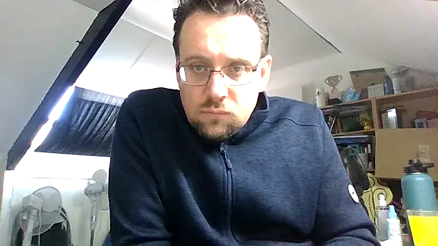 rdewaard81 online show from February 2026 12:33:01 PM