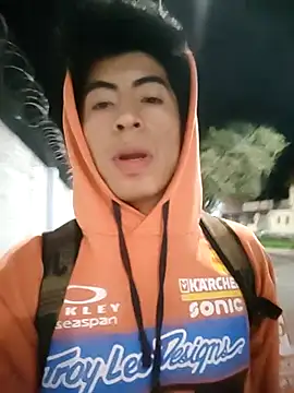 Snapshot of Alexander9827 chatting on January 2025 12:17:02 AM Alexander9827 online show from January 2025 12:17:02 AM