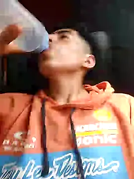 Snapshot of Alexander9827 chatting on January 2025 04:51:02 PM Alexander9827 online show from January 2025 04:51:02 PM