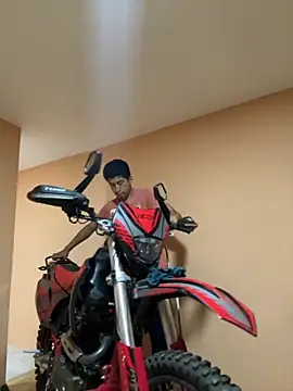 Snapshot of Alexander9827 chatting on December 2025 12:04:02 AM Alexander9827 online show from December 2025 12:04:02 AM