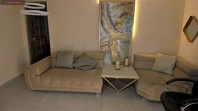 LizzHamilton   online show from February 2025 11:06:01 PM