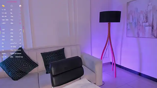 LizzHamilton   online show from October 2025 07:13:01 PM