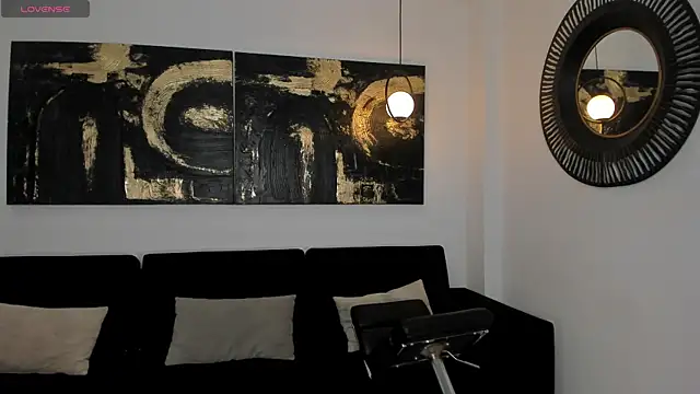 LizzHamilton   online show from March 2026 03:16:01 PM