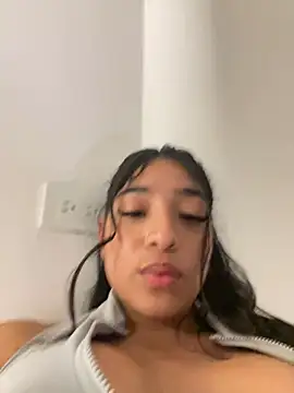 Snapshot of Bellafr chatting on January 2025 11:59:01 PM Bellafr online show from January 2025 11:59:01 PM