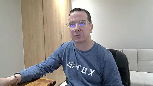 BrettJ81 online show from September 2025 03:49:01 PM