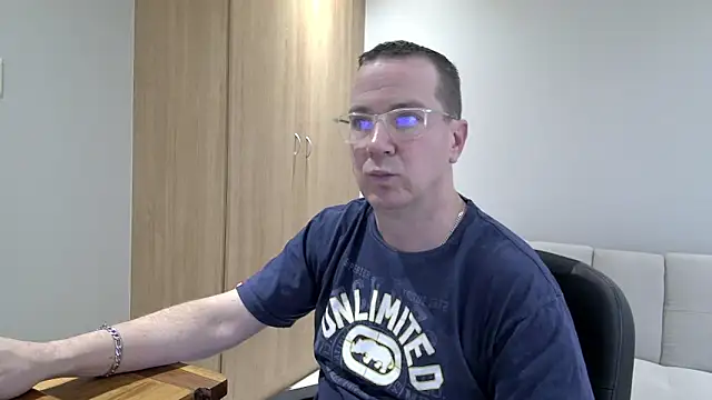 BrettJ81 online show from October 2025 02:49:01 PM