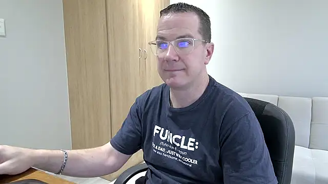 BrettJ81 online show from October 2025 02:39:02 PM