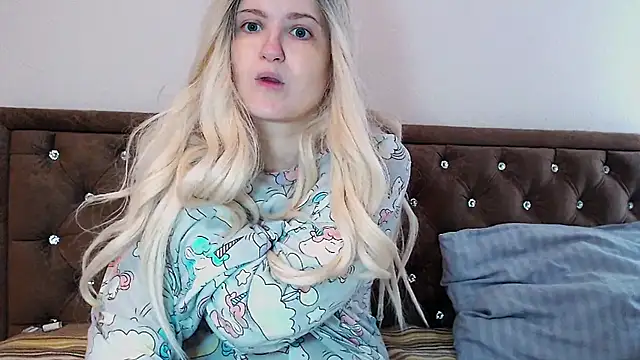 Sara4uu online show from June 2026 11:08:02 AM