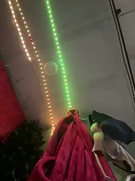 Snapshot of MadyTaylor chatting on December 2024 06:30:02 PM MadyTaylor online show from December 2024 06:30:02 PM