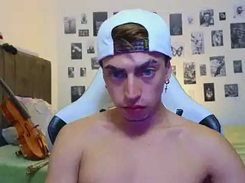 Snapshot of perlman_gigolo2 chatting on December 2024 04:43:01 PM perlman gigolo2 online show from December 2024 04:43:01 PM