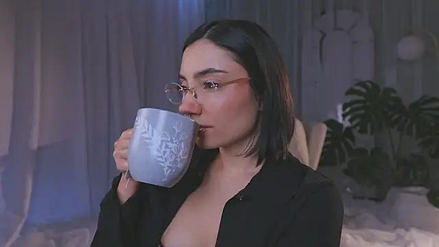 AmyArmstrong online show from June 2026 09:47:02 PM