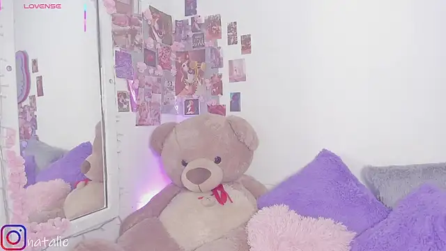 natalie jaensen online show from September 2025 09:59:02 PM