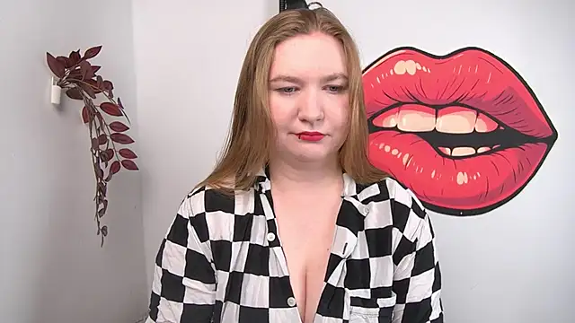 LaraDream online show from April 2026 03:31:02 PM