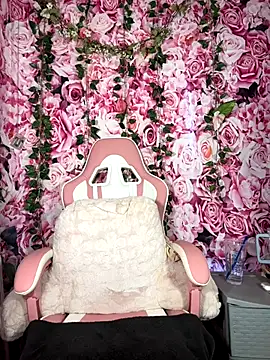 mismialove online show from October 2025 08:31:02 PM