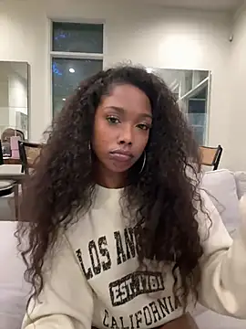 mismialove online show from June 2026 12:25:01 PM