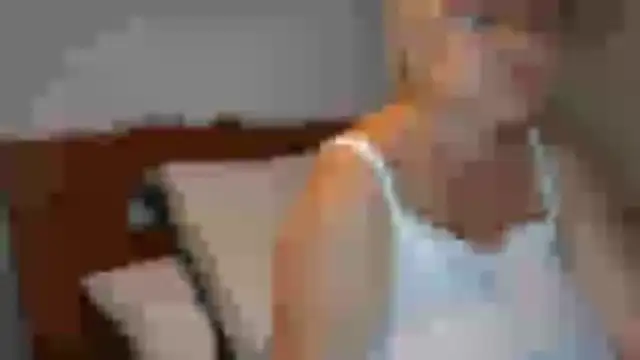 LindaL online show from October 2025 02:51:01 PM