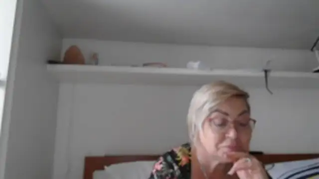 LindaL online show from November 2025 12:16:01 PM