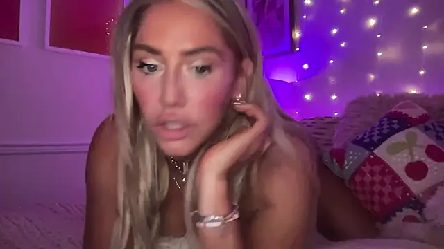 Snapshot of Fitnessbabe69 chatting on June 2026 11:23:02 AM Fitnessbabe69 online show from June 2026 11:23:02 AM