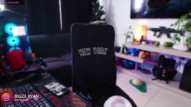 bigryann23 online show from January 2025 06:59:02 PM